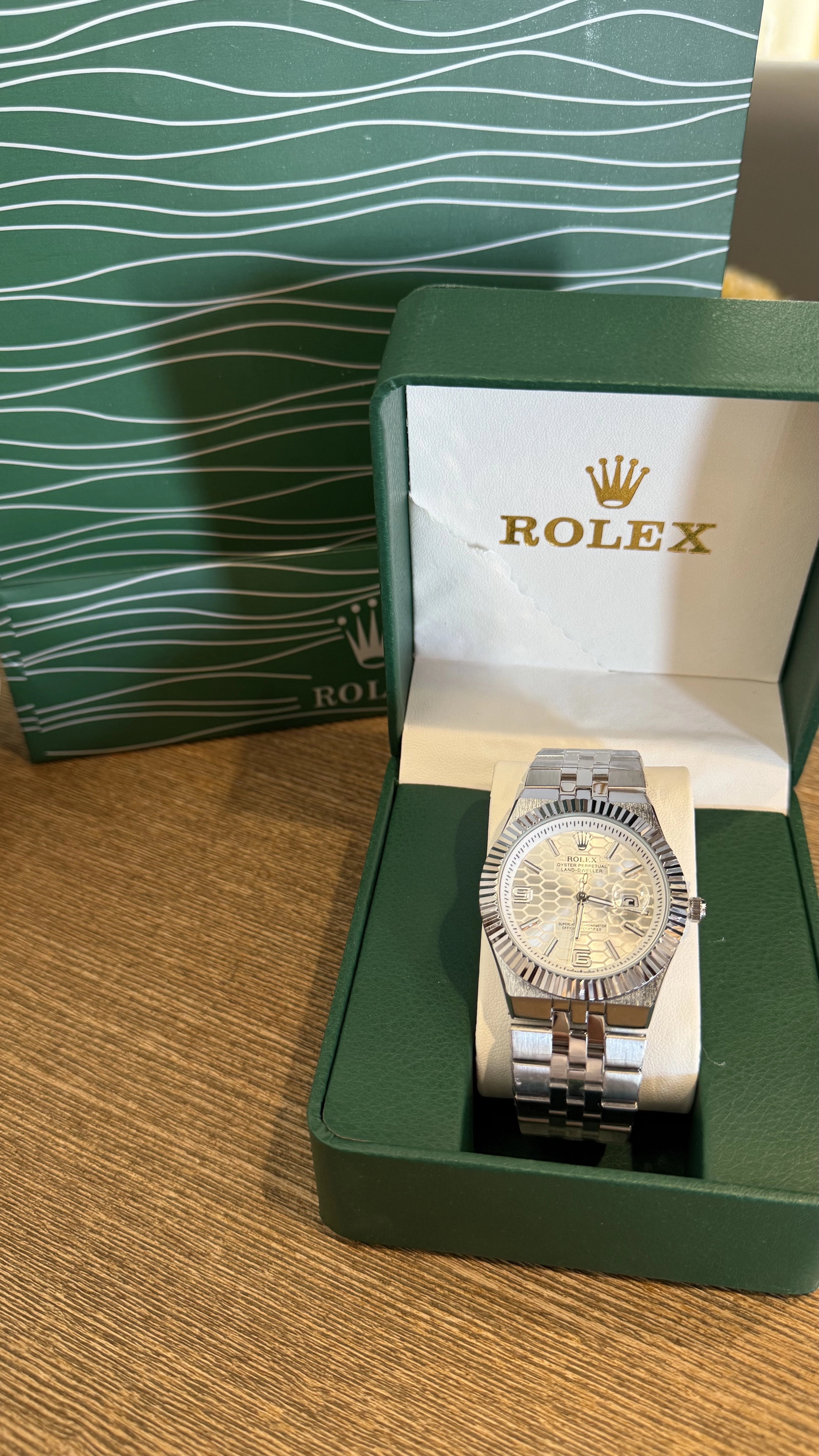 روليكس رجالي بسعر 7 ريال مع جميع ملحقاتها و توصيل مجاني