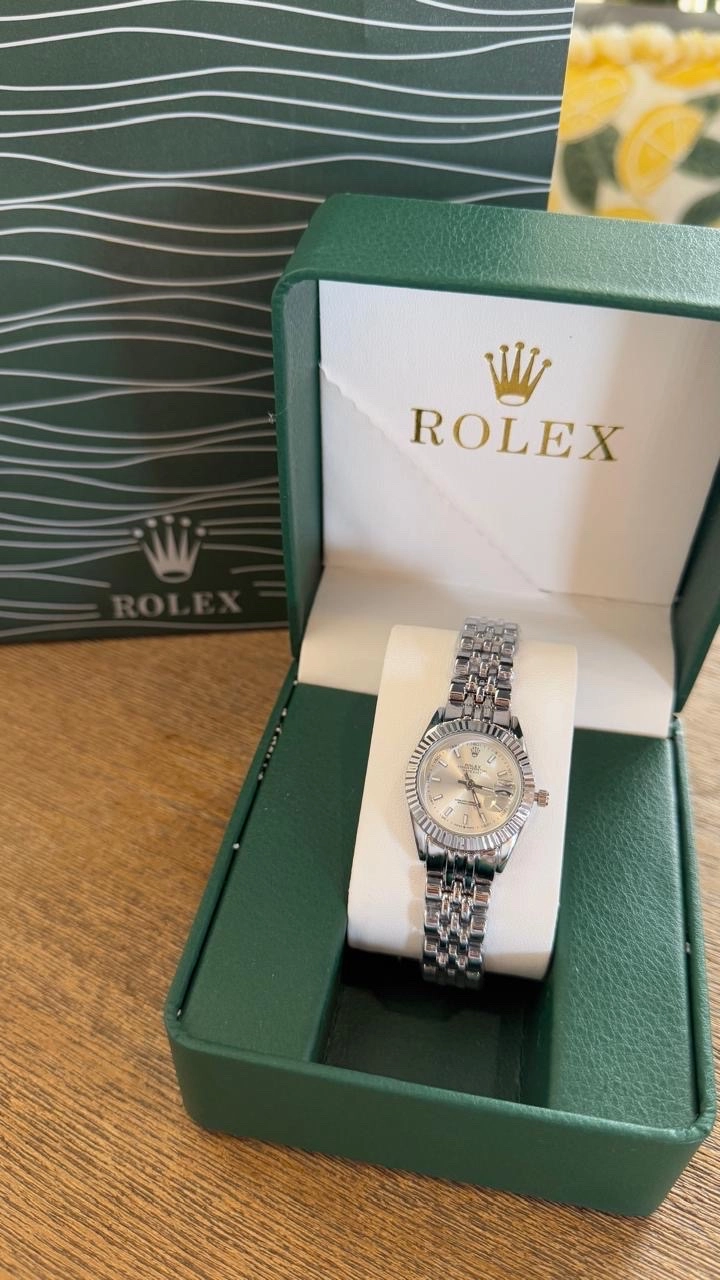 ساعات نسائيه بسعر 6.5 ريال مع ملحقاتها و توصيل مجاني